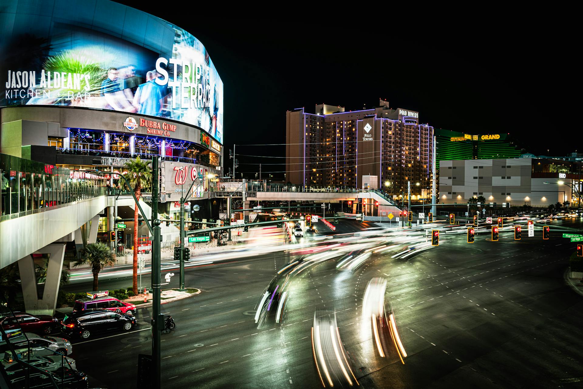 Vibrant Las Vegas Strip at night with light trails — Nevada wholesale cream chargers