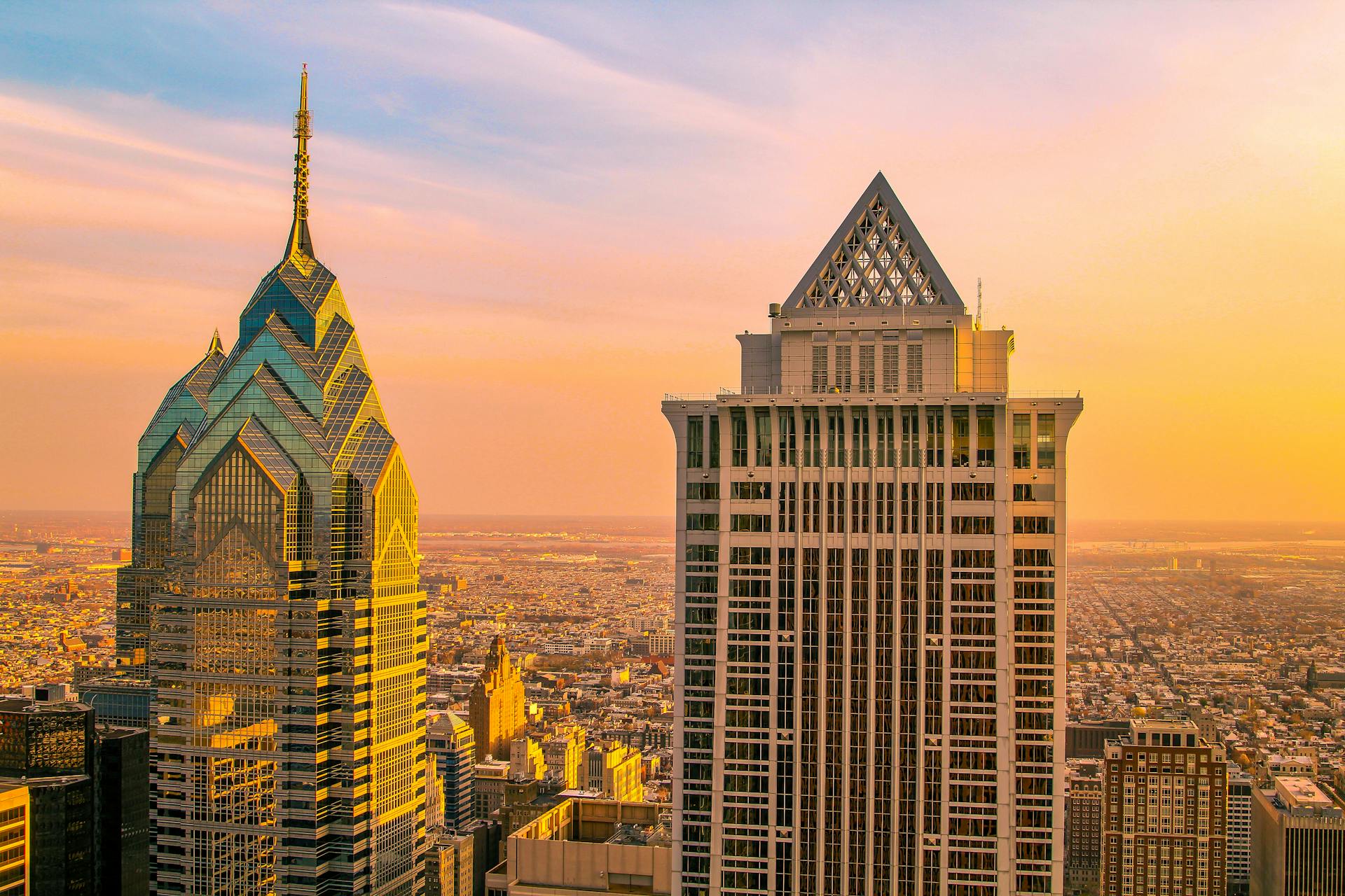 Philadelphia skyline at sunset — Pennsylvania wholesale cream chargers